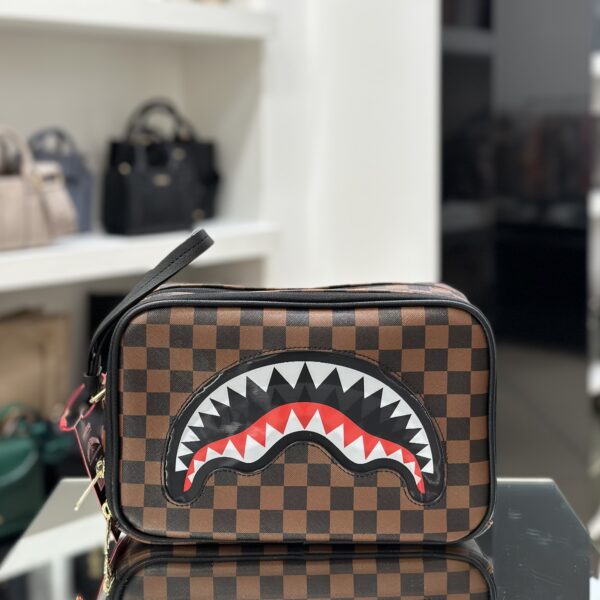 Pochette/Beaty Lenticular Chomp