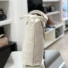 Shopping bag con logo e catena avorio - immagine 4