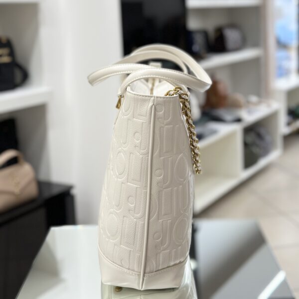 Shopping bag con logo e catena avorio - immagine 4