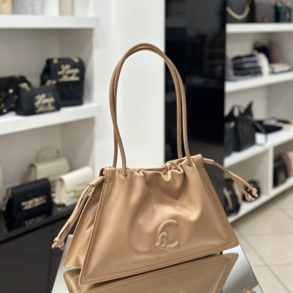 Coccinelle shopping bag coulissè medium skin - immagine 4