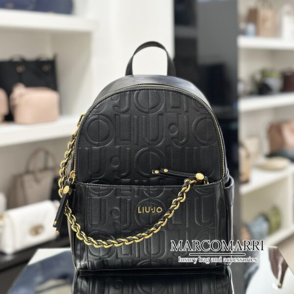 Zaino con logo e catena cuori black