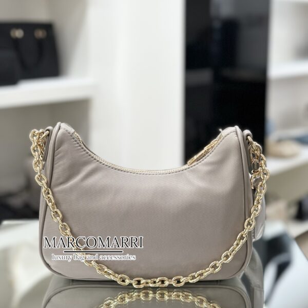 Borsa hobo small in nylon light grey - immagine 4