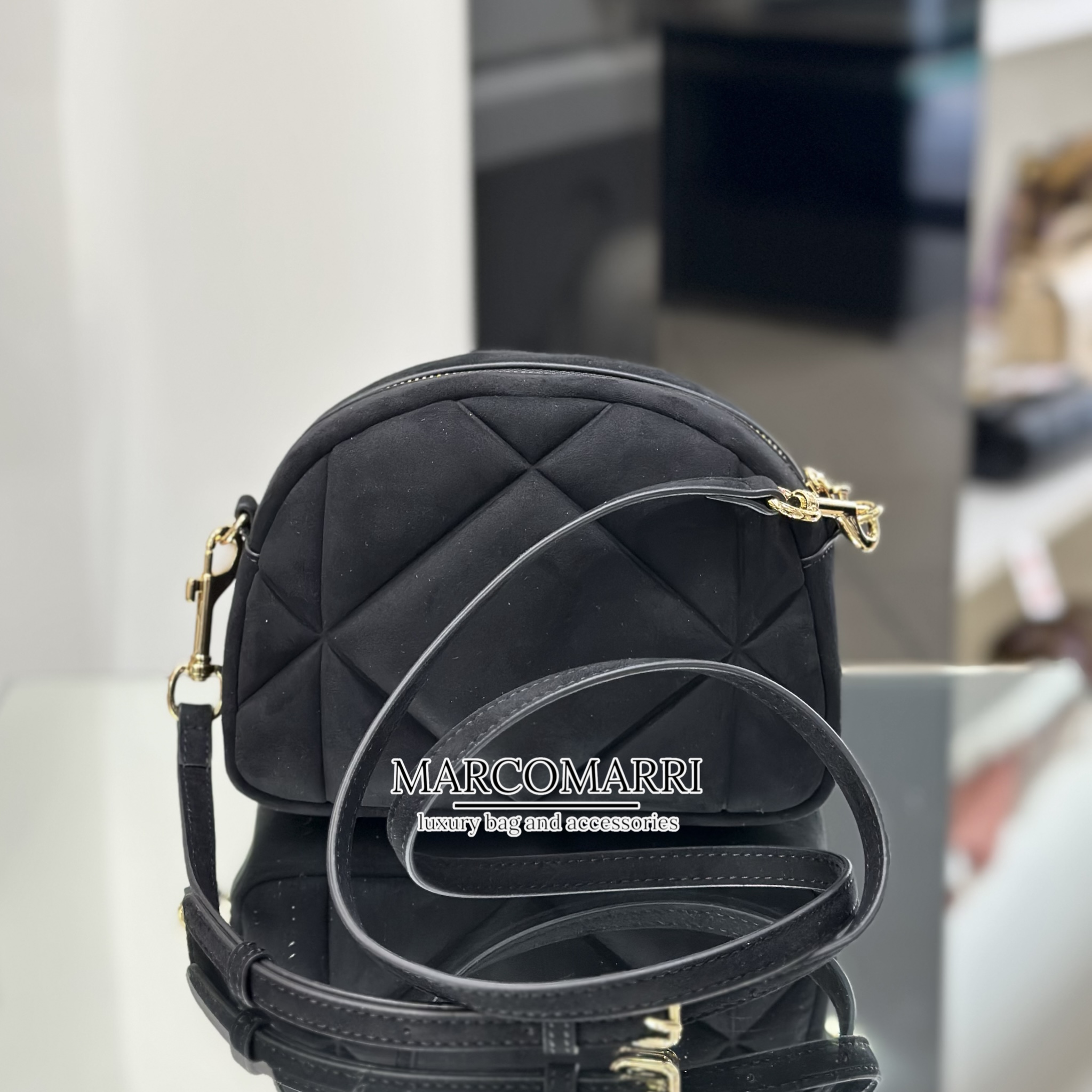 Love Moschino Tracolla velour black - immagine 4