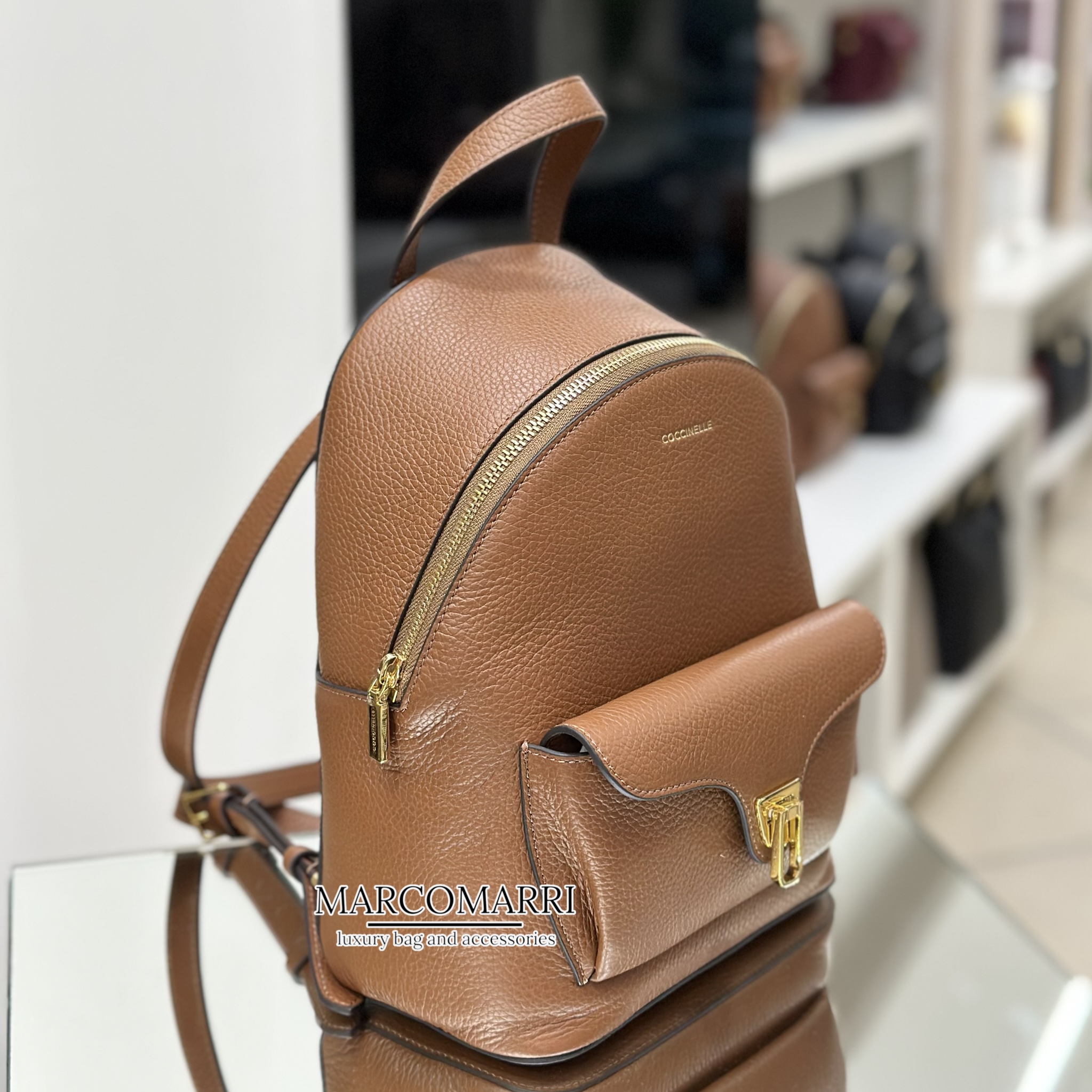 Coccinelle Zaino Beat Small Cognac - immagine 5