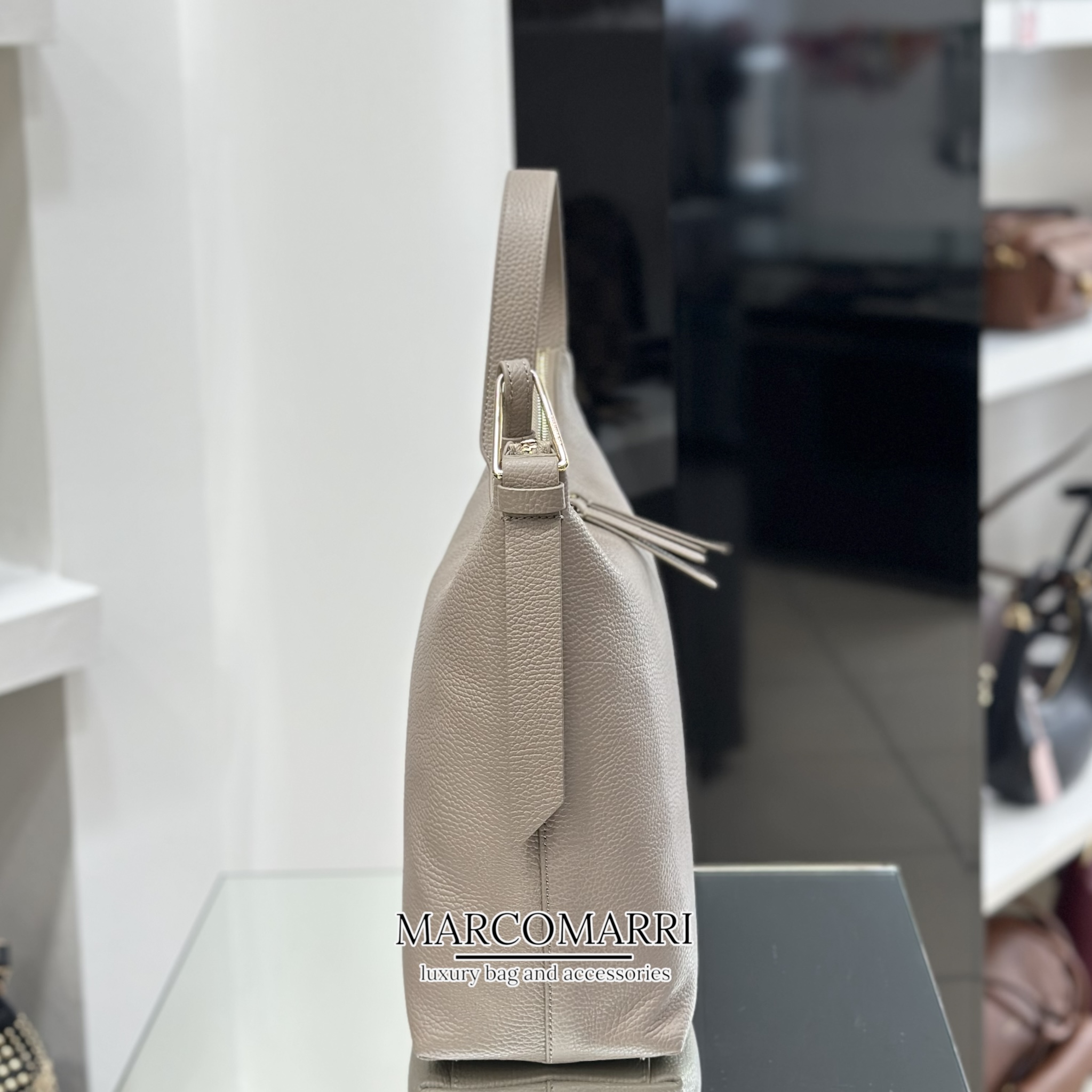 Coccinelle Hobo Malory Grey - immagine 5