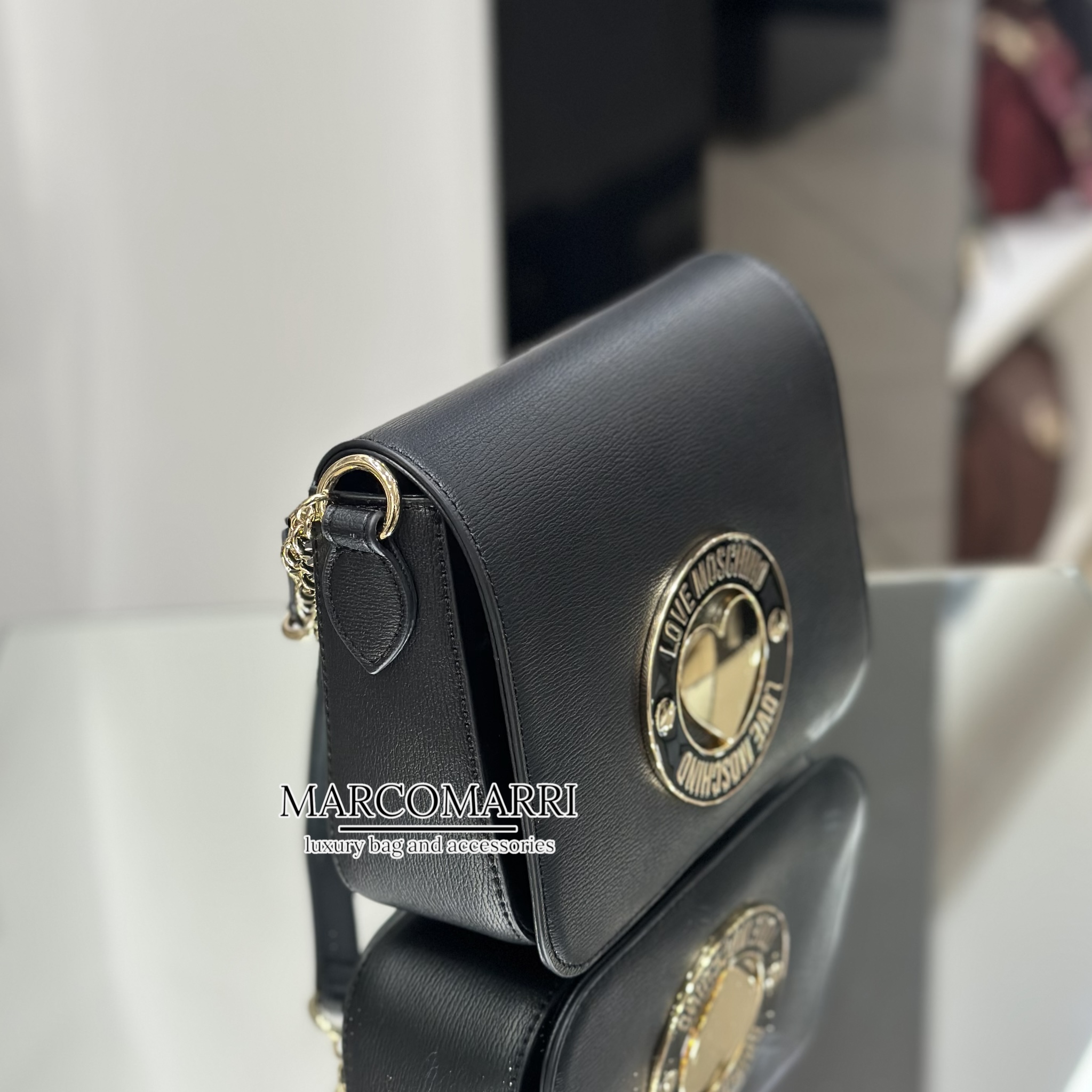 Love Moschino Tracolla maxi logo black - immagine 5