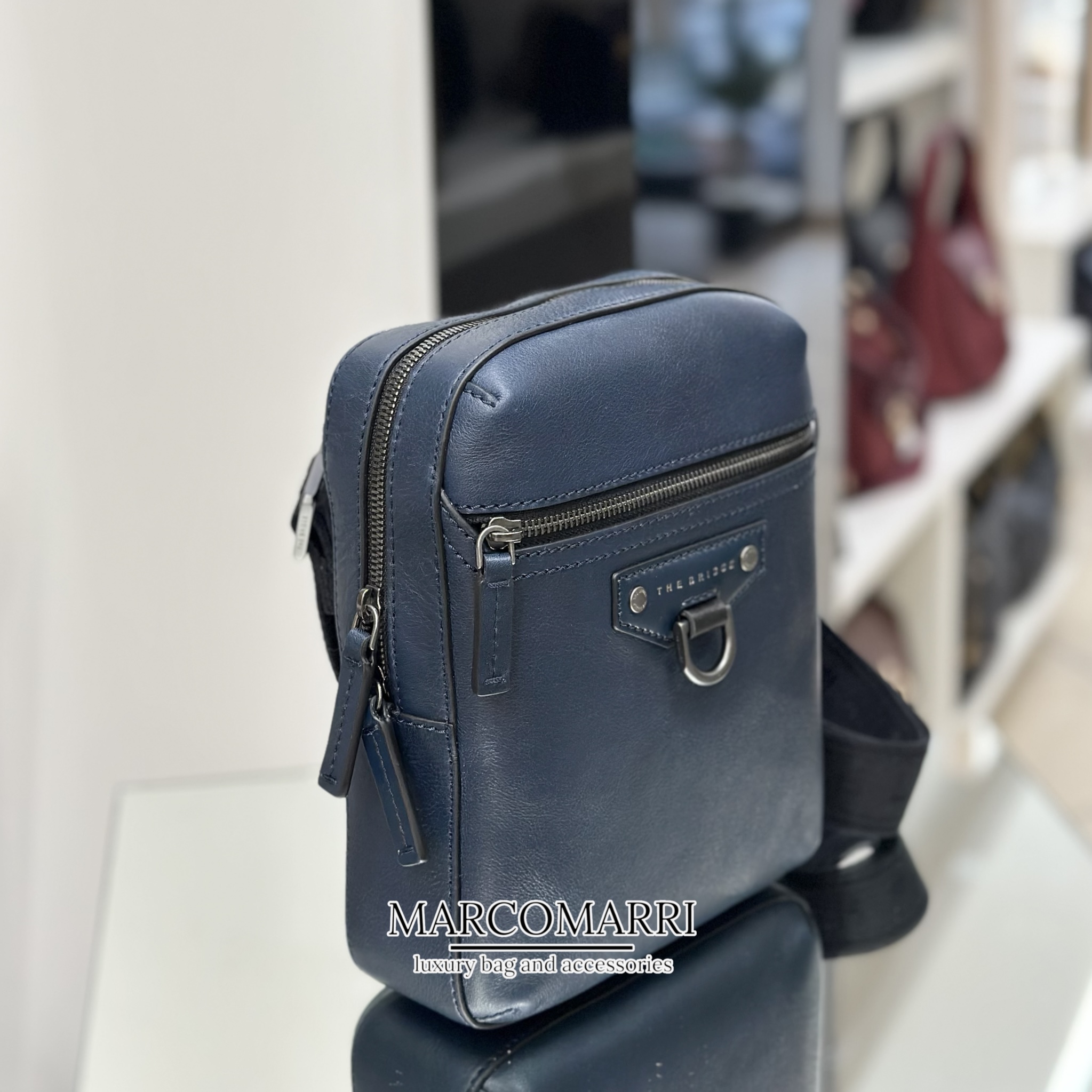 The Bridge Uomo Tracolla Large Jacopo Blu - immagine 2