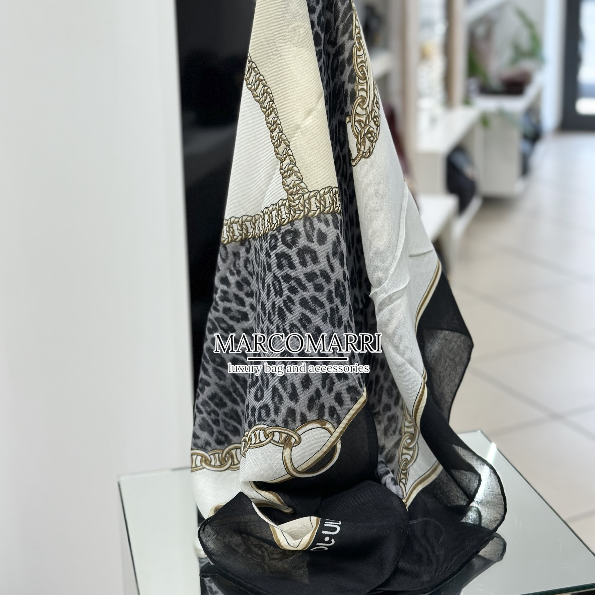 Liu Jo Foulard chain animalier black - immagine 4