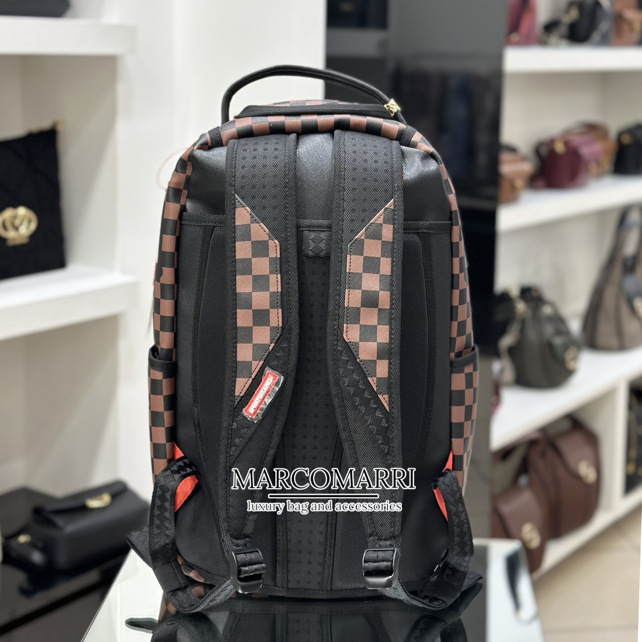 Zaino Dripping Shark in paris lost and Found - immagine 4