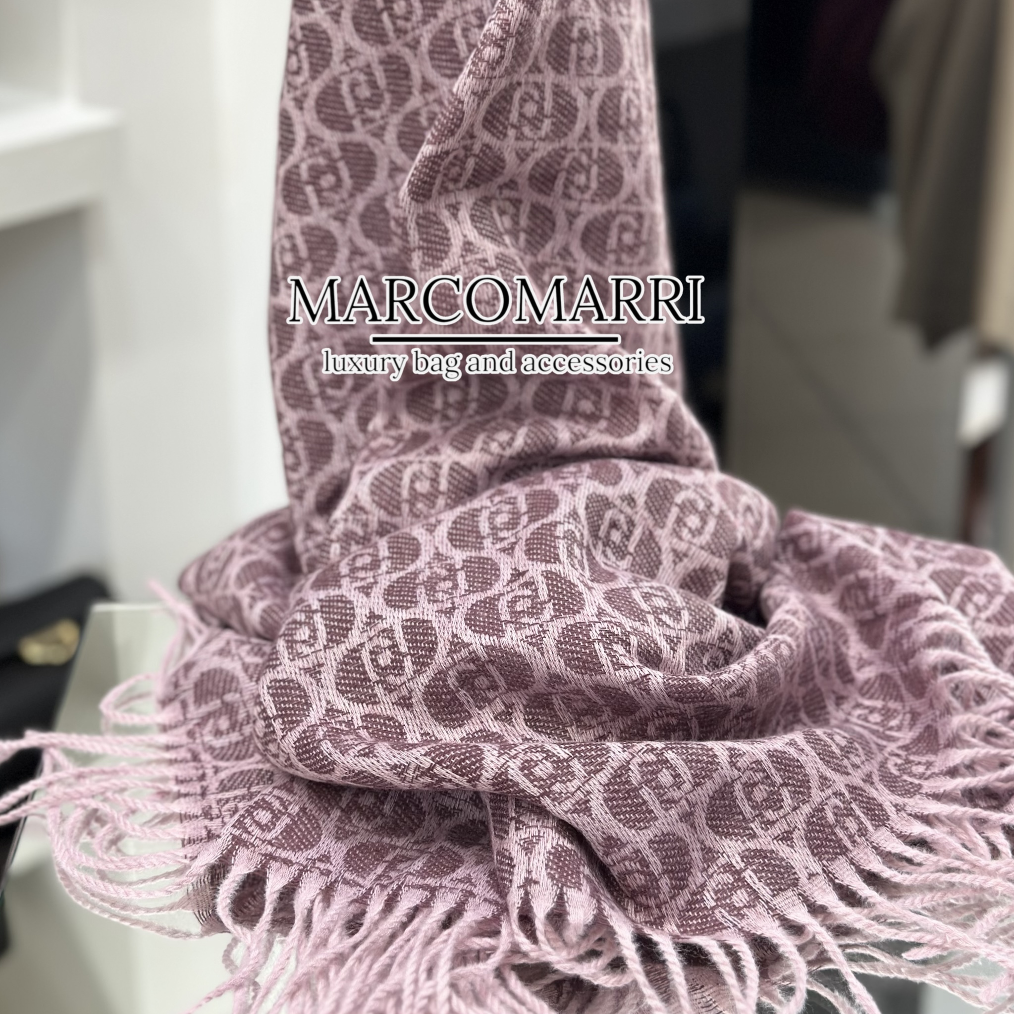 Liu Jo Stola con logo monogram red aubergine - immagine 2