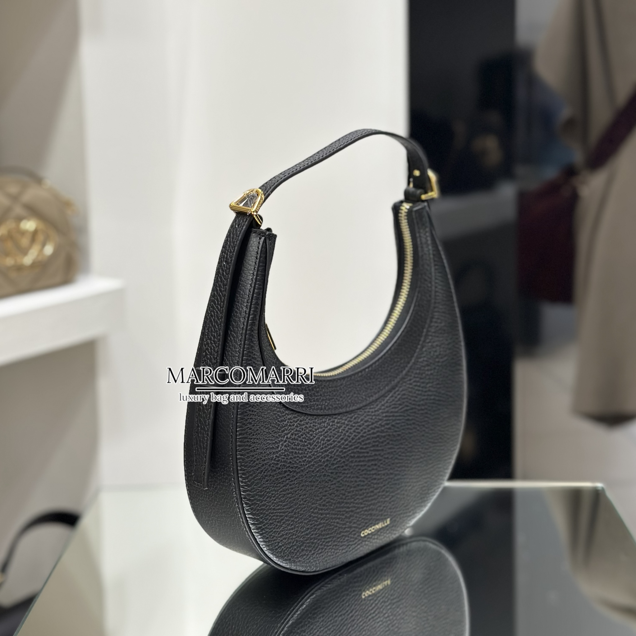 Coccinelle Whisper Mini Hobo Black - immagine 5