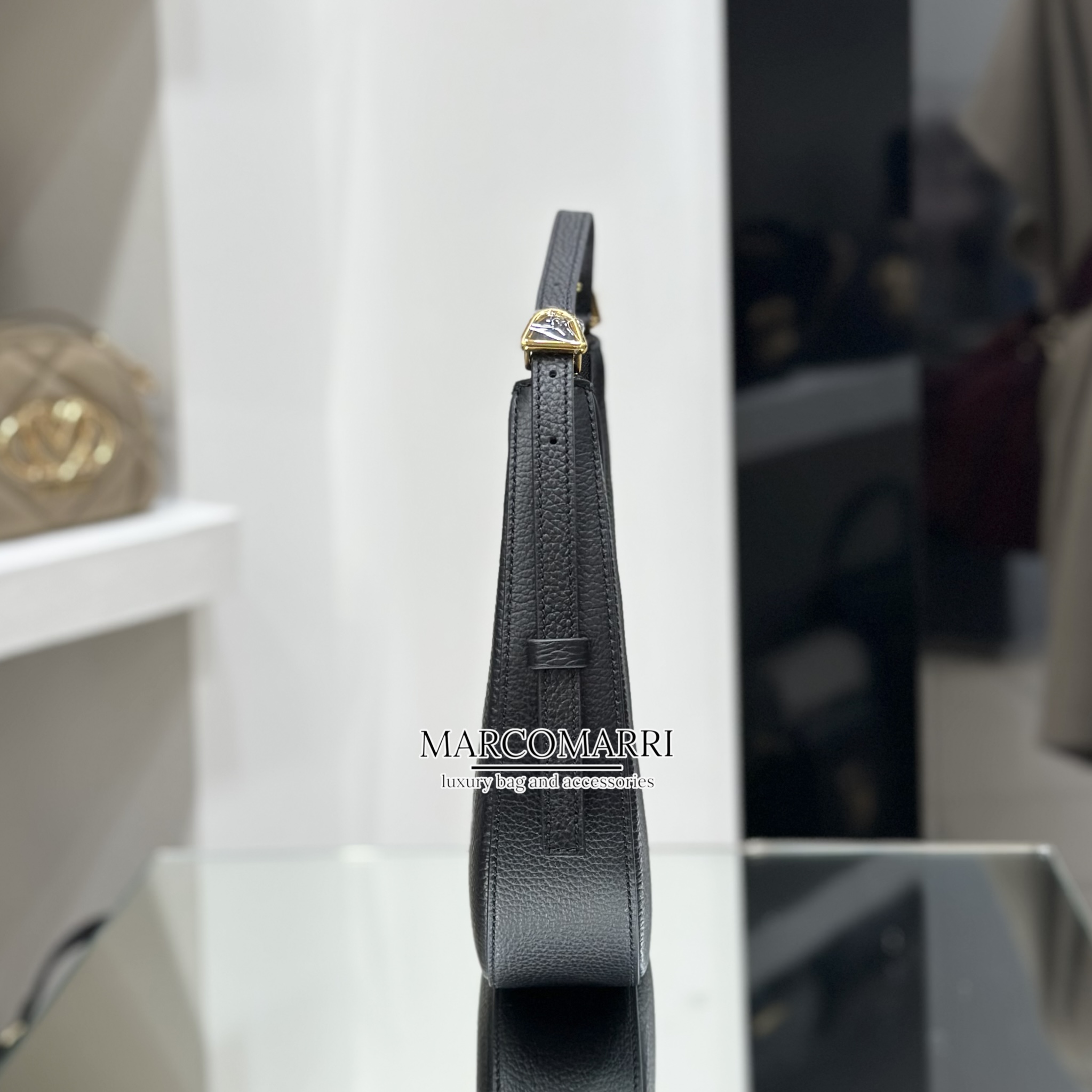 Coccinelle Whisper Mini Hobo Black - immagine 3