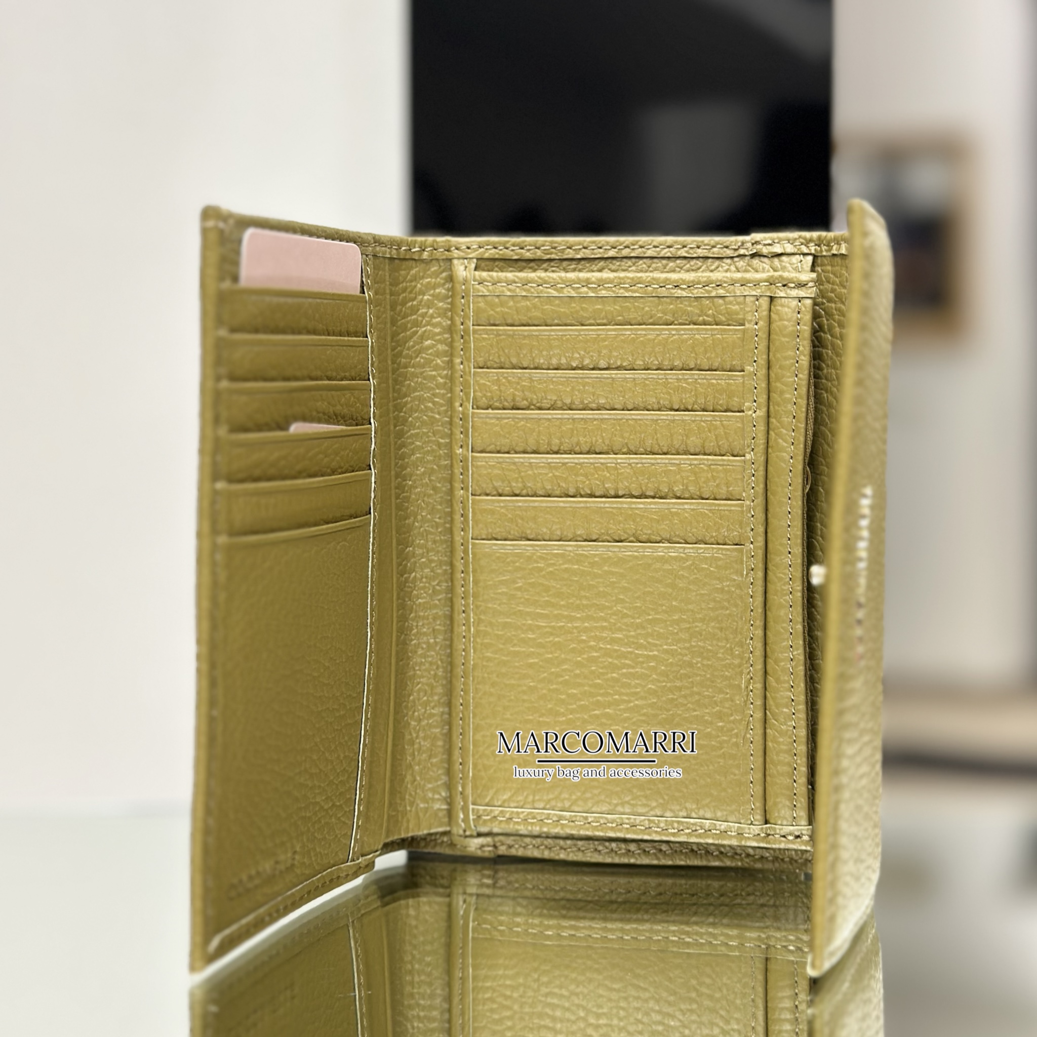 Coccinelle Portafoglio Medio Soft Seagrass - immagine 2