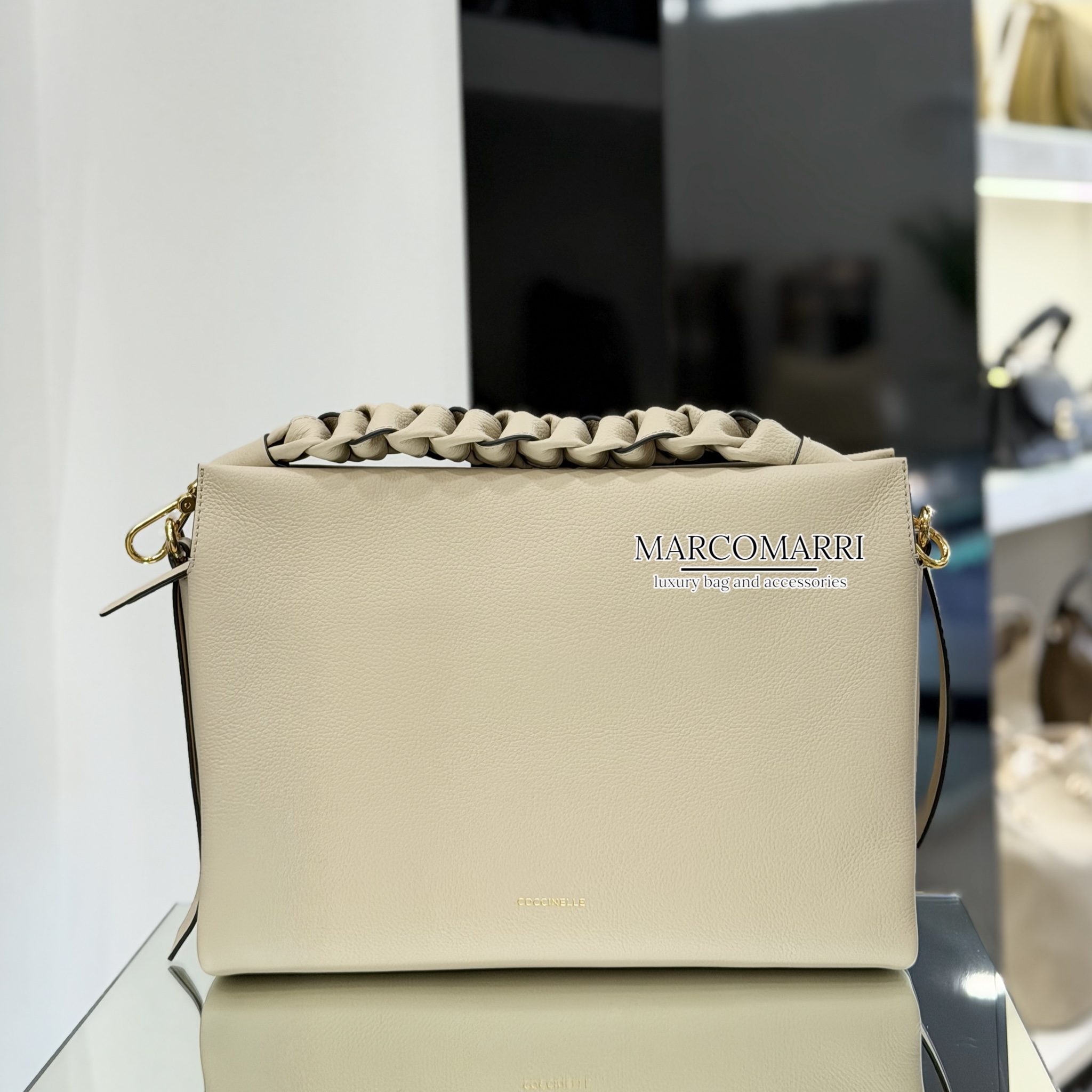 Coccinelle Boheme sand in pelle Marco Marri Ponte San Giovanni Perugia (11)