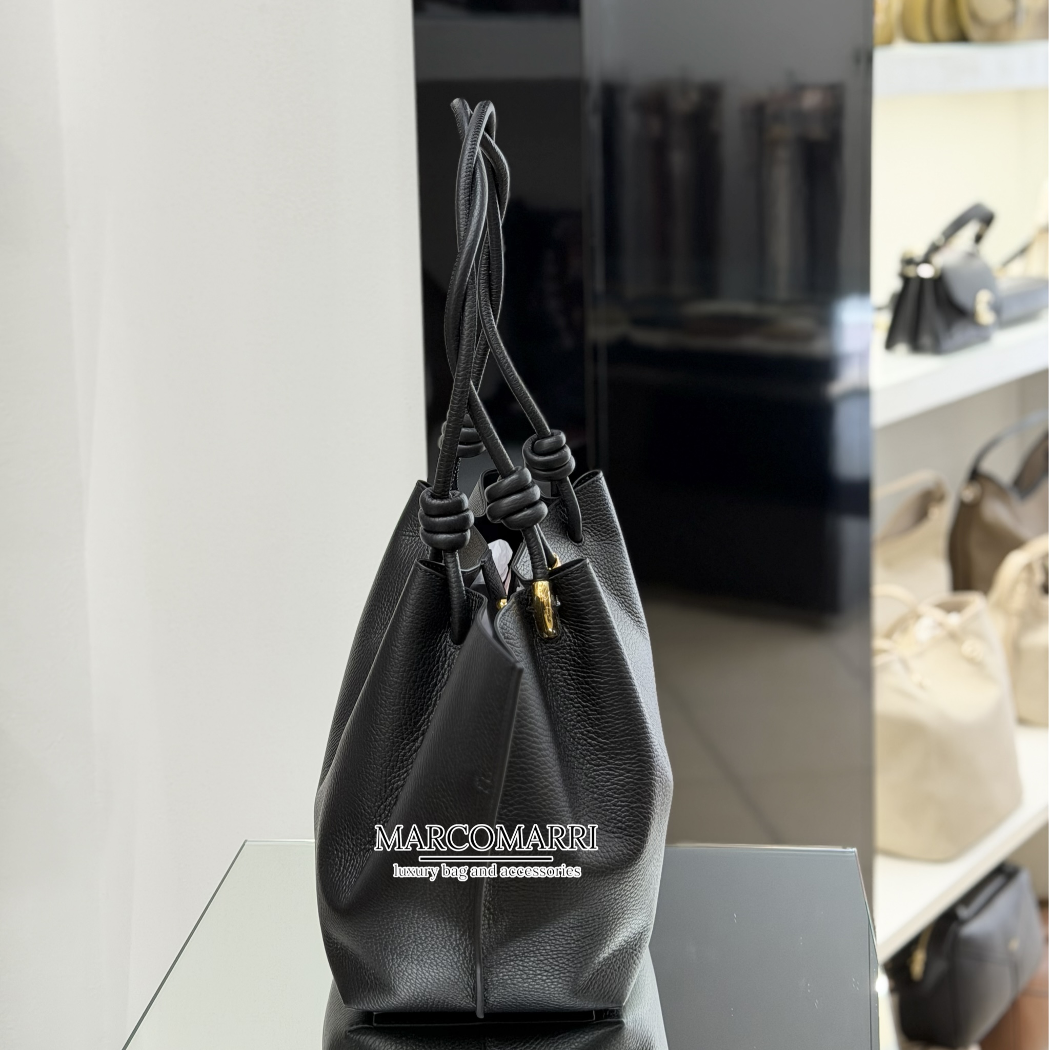 Coccinelle Finn Medium Black - immagine 2