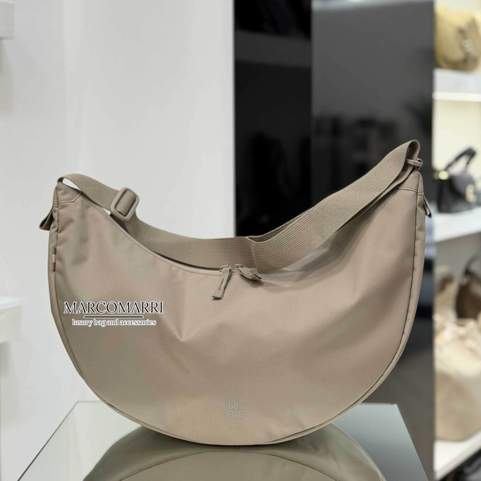 Moon bag large seal Marco Marri boutique Ponte san Giovanni – Perugia (2)