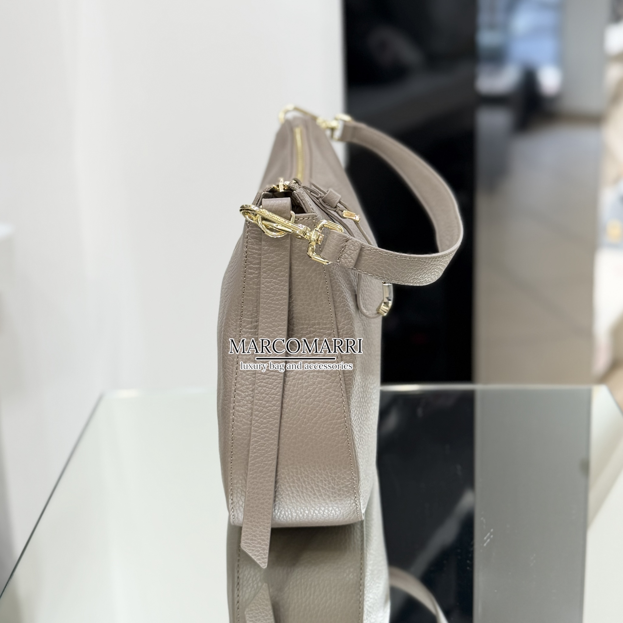 Coccinelle Borsa Nory medium Taupe - immagine 4