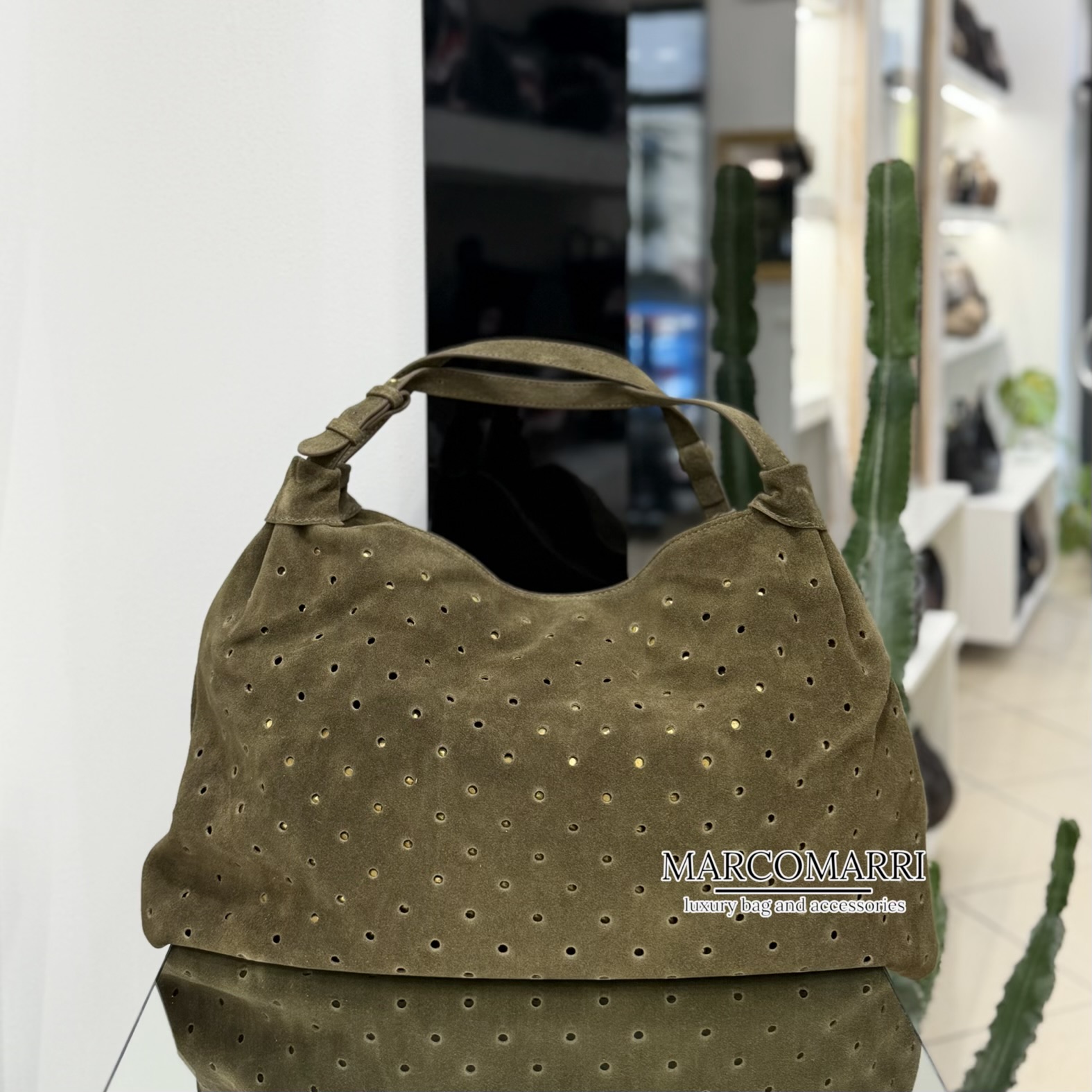La Carrie Shopping Metropolis in suede green - immagine 2