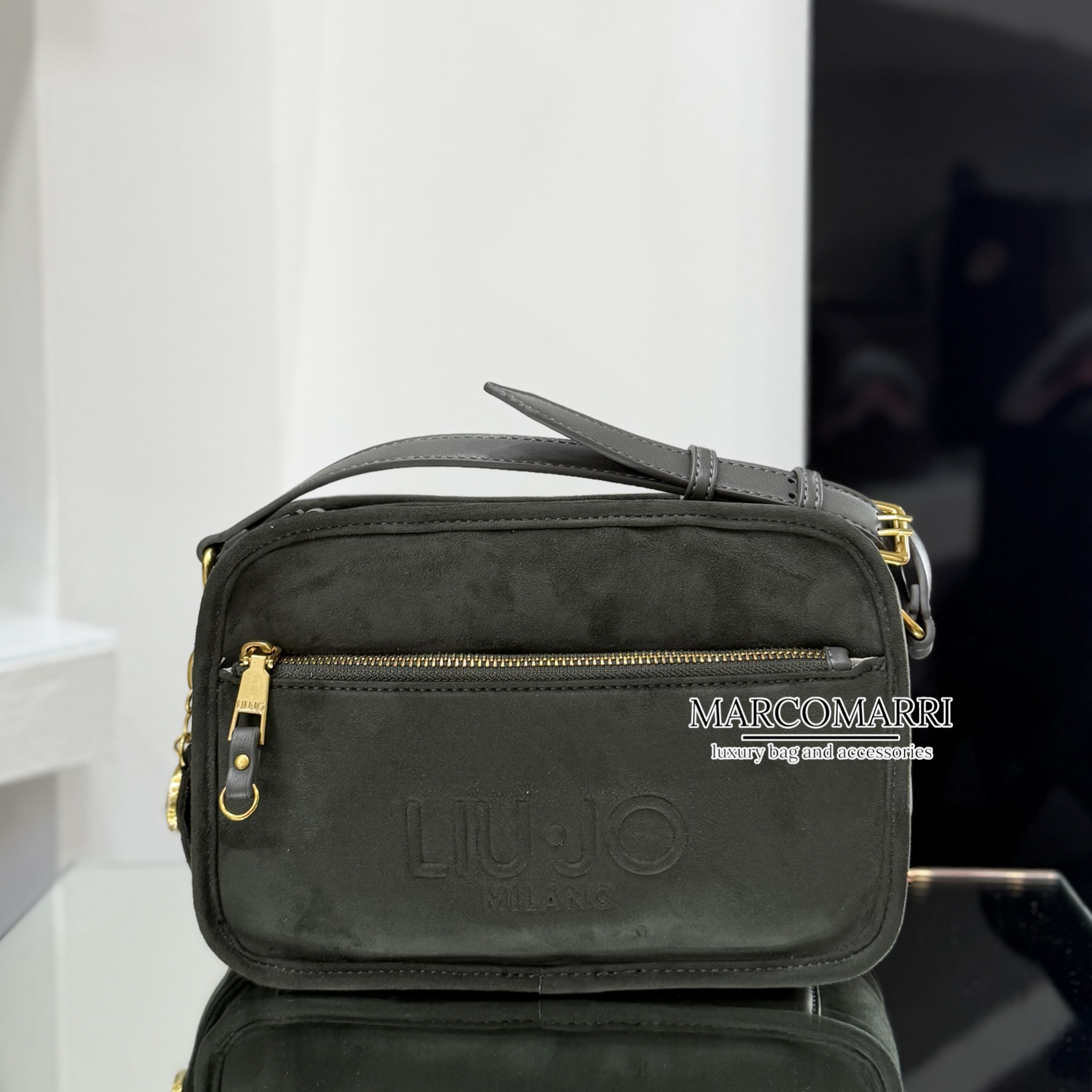 Liujo borsa Ageni Marco Marri Ponte San Giovanni Perugia (2)