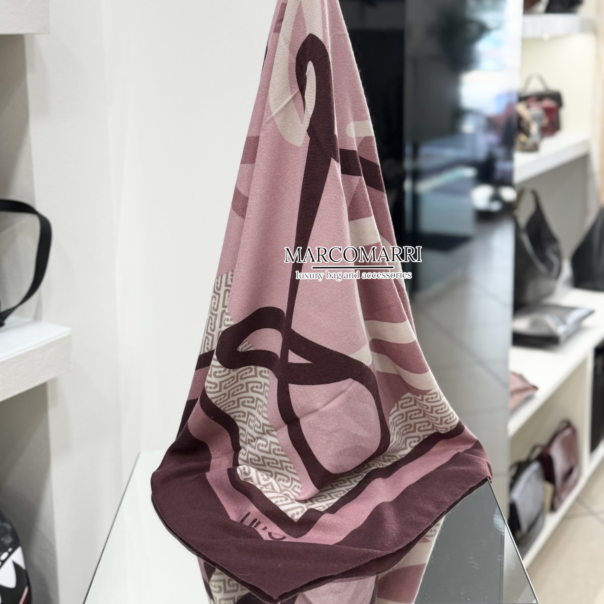 Liujo foulard Marco Marri Ponte San Giovanni Perugia (5)