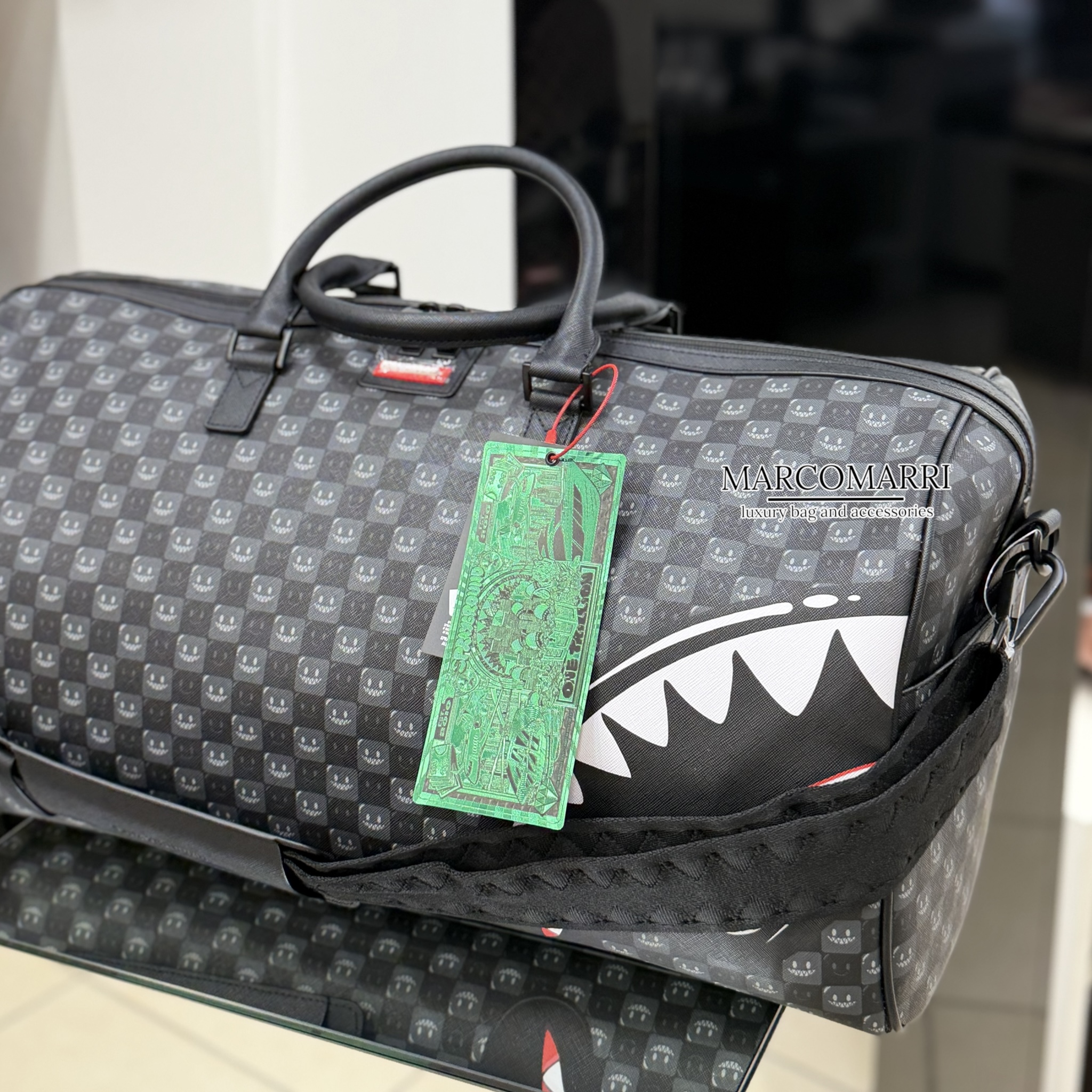 Sprayground Borsone Shark in Paris WTF Bubbly - immagine 5