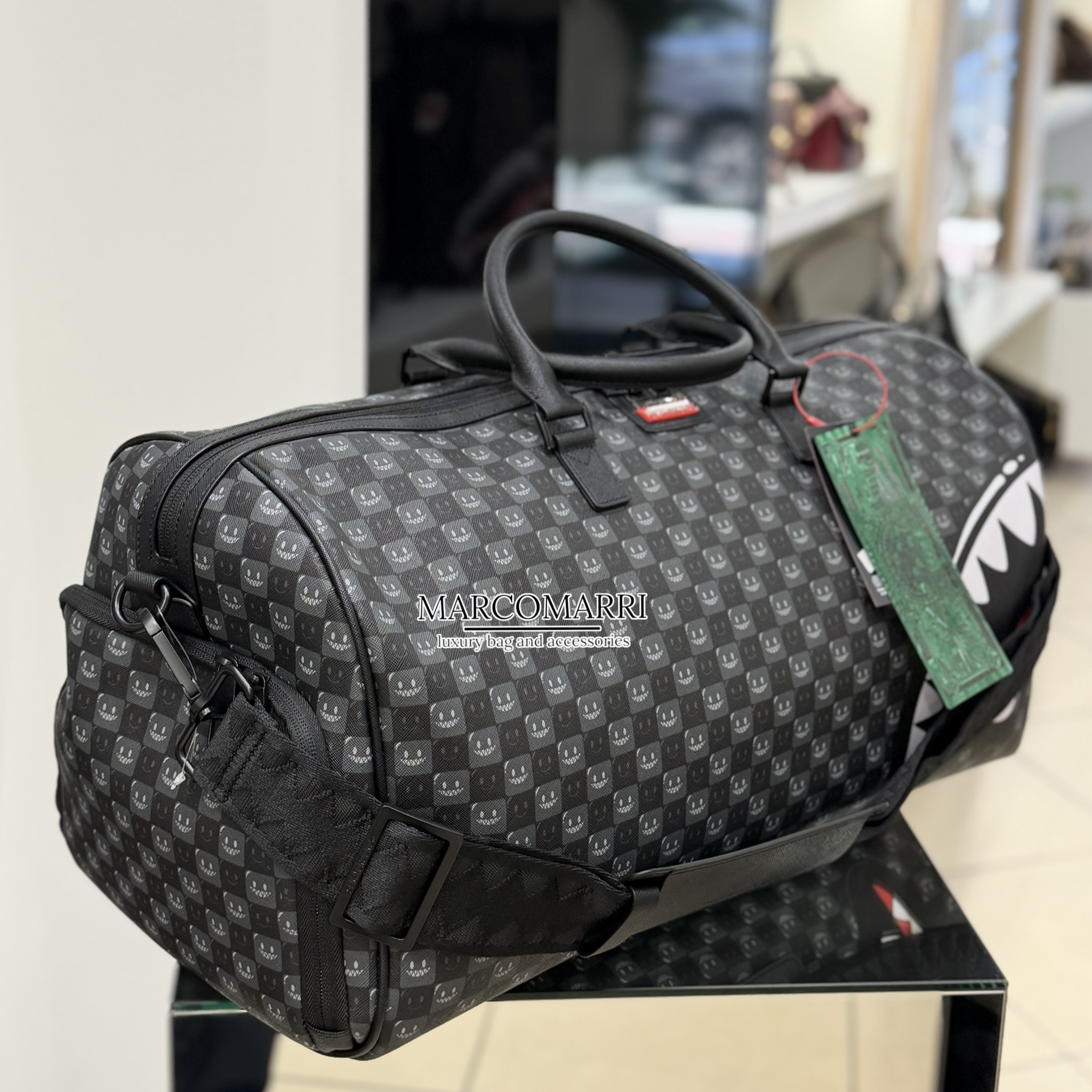Sprayground Borsone Shark in Paris WTF Bubbly - immagine 4