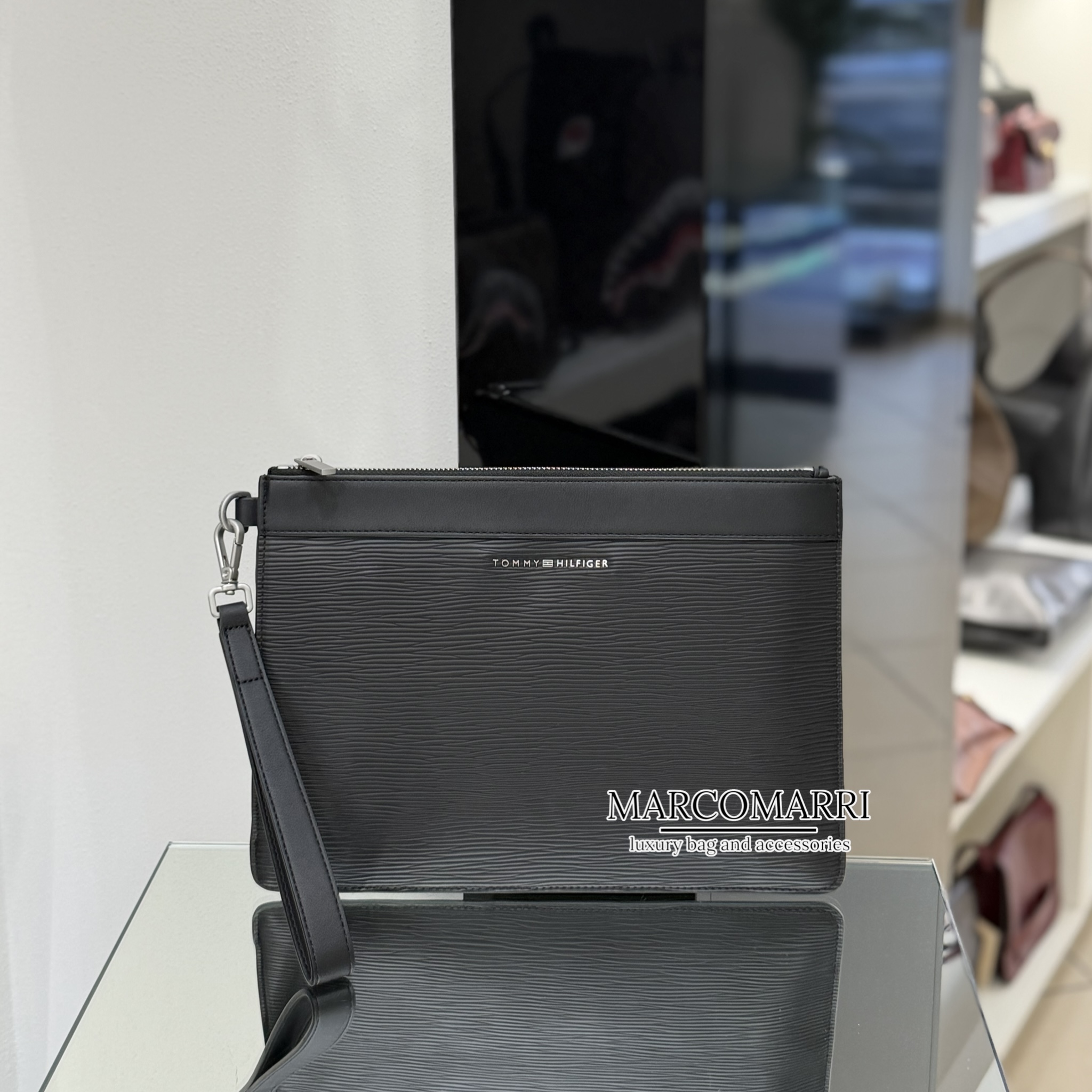 Tommy Hilfiger pochette uomo Marco Marri Ponte San Giovanni Perugia (3)