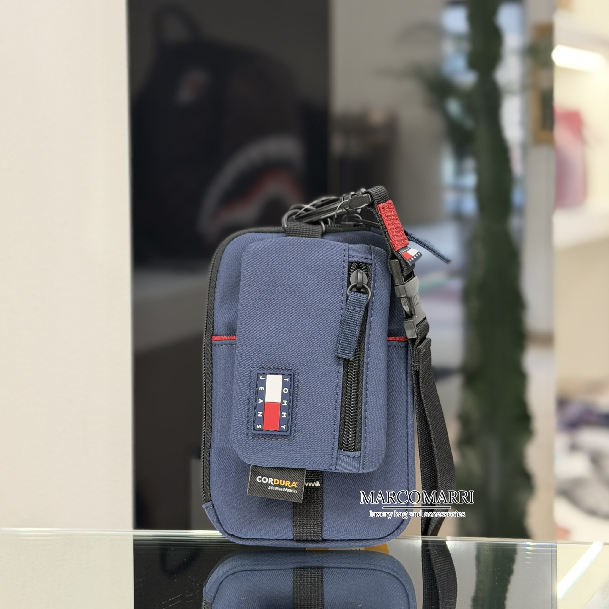 Tommy Hilfiger portacellulare portafogli Marco Marri Boutique Ponte San Giovanni Perugia (3)
